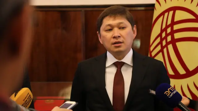 Өкмөт башчы Сапар Исаков сөз эркиндиги менен адамды каралоонун айырмасын билүүгө чакырган