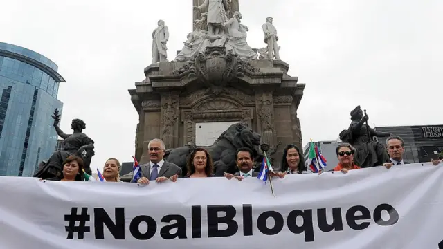 Manifestación contra el embargo a Cuba en México