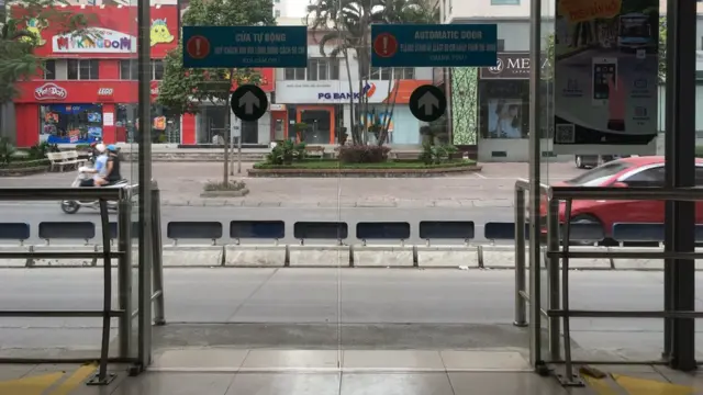Xe bus