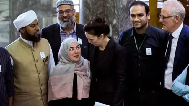 Ardern Müslüman topluluk liderleriyle bir araya geldi.