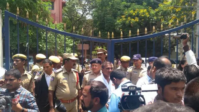 నాంపల్లి కోర్టు