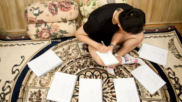 Program Mars-500 mencoba membuat para pesertanya selalu sibuk untuk menghindari pikiran-pikiran depresif