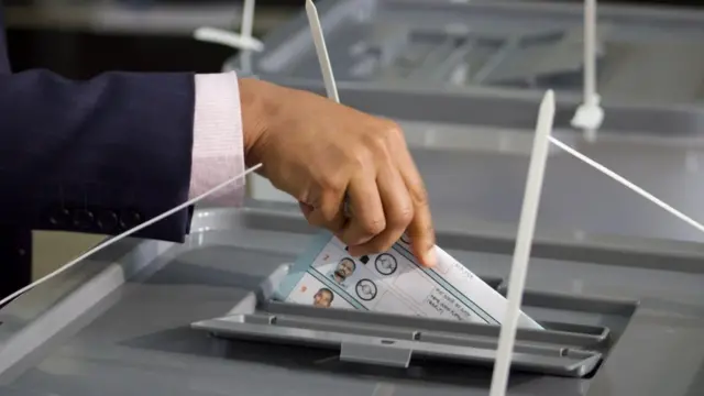 ድምጽ የሚሰጥ ሰው