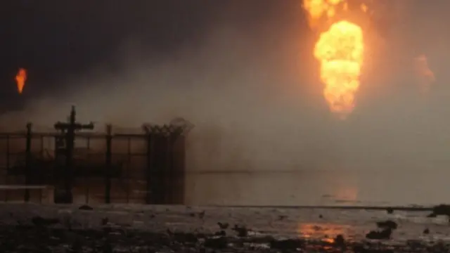 Puits de pétrole en feu au Koweït 1991