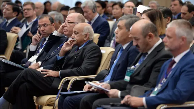 19 мамлекеттин жана эл аралык абройлуу уюмдардын өкүлдөрү, ислам боюнча эксперттер мусулман коомундагы мамилелерди гармониялаштыруунун жолдорун талкуулап жатышат.