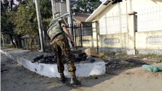 စစ်တွေ၊ ဗုံးကွဲ