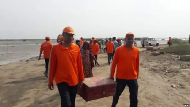 मदतकार्य