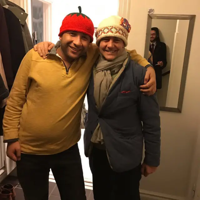 Джеймс Ле Мезюрье (справа) с лидером "Белых касок" Раедом Салахом