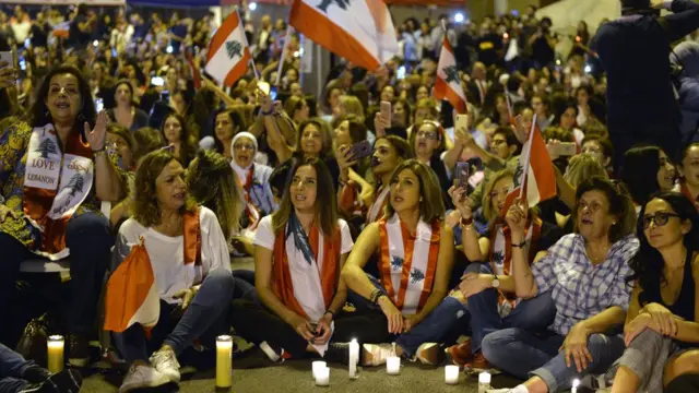 протестующие