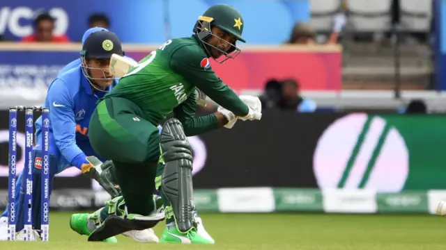 પાકિસ્તાને મૅચની શરૂઆતમાં જ વિકેટ ગુમાવી દીધી હતી