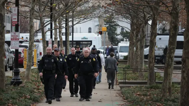 "Los agentes, como el resto de nosotros, tienen ese sesgo implícito y vinculan a los negros con el crimen", dice Lorie Fridell.