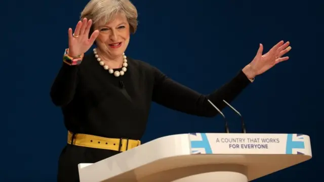 Premiê Theresa May faz um discurso