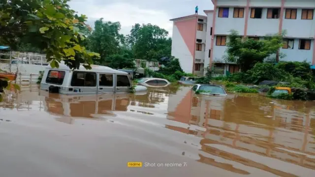 ఎటపాక పోలీస్ స్టేషన్లో వరద నీరు