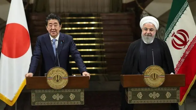 روحانی و آبه