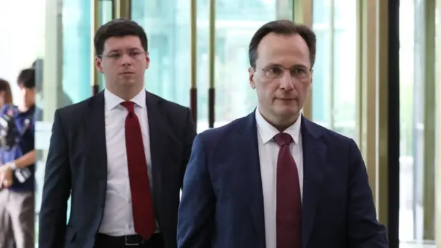 막심 볼코프 주한 러시아 대사대리가 23일 오후 서울 종로구 외교부로 초치됐다