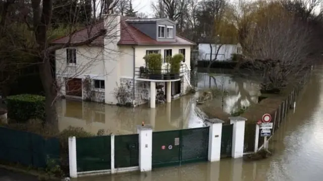 париж наводнение