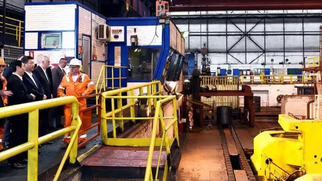 习近平2016年访问塞尔维亚，参观由中资收购的钢铁厂斯梅代雷沃钢厂