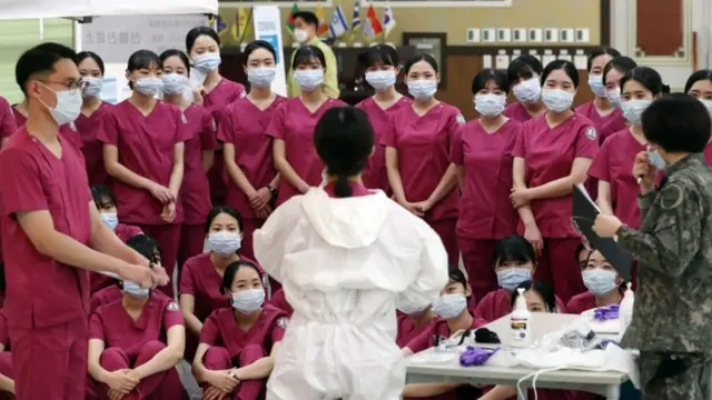 ဒေဂူးကိုသွားကြမယ့် ကျန်းမာရေးဝန်ထမ်းတွေ