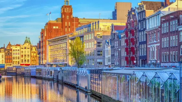 Floating Flower Market