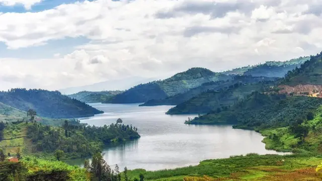 கொலைகார ஏரியிலிருந்து எடுக்கப்படும் மீத்தேன் - சகாரா பாலைவன நாட்டின் கதை