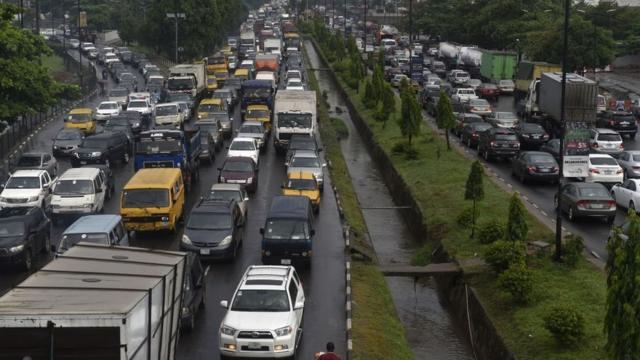 尼日利亞拉各斯—伊巴丹高速公路上的交通擁堵（資料圖片）
