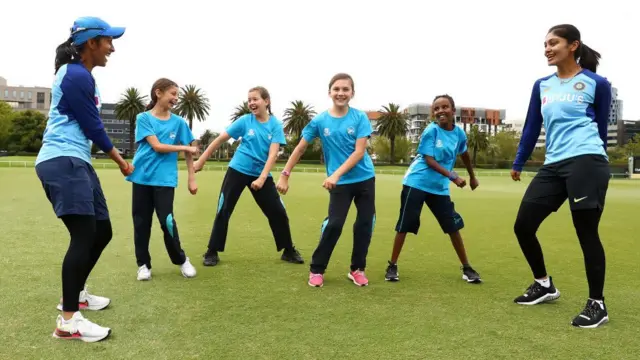 ஹர்லீன் கவுர் தியோல்