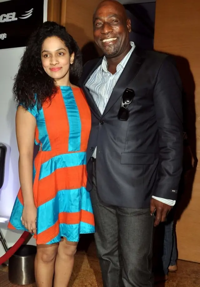 رچرڈز اپنی بیٹی مشابا کے ساتھ