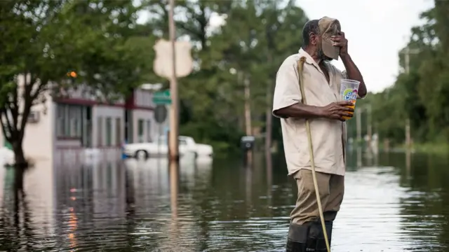 Güney Carolina'da Florence kasırgasından haftalar sonra hâlâ sular altında olan bölgeler vardı