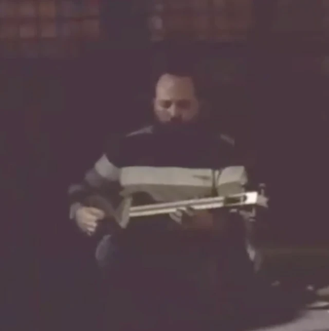 سردبیری در کوچه می نوازد