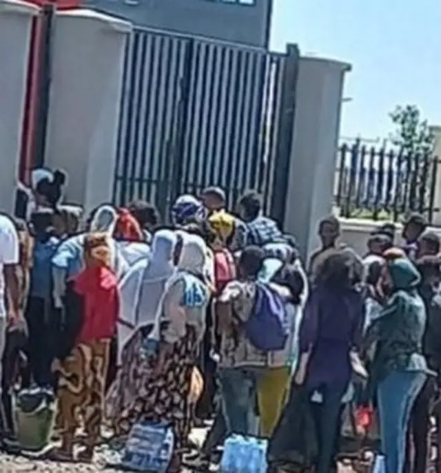 ስድራቤት ዝተኣስርዎም