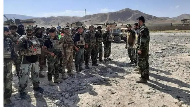 Файзобод ҳам толиблар қуршовида қолгани, шаҳар учун жангларнинг ҳануз давом этаётгани айтиларкан, минтақадаги мухбирларимизга кўра, Бадахшонга юзлаб сондаги қўшимча мадад кучлари ташланган