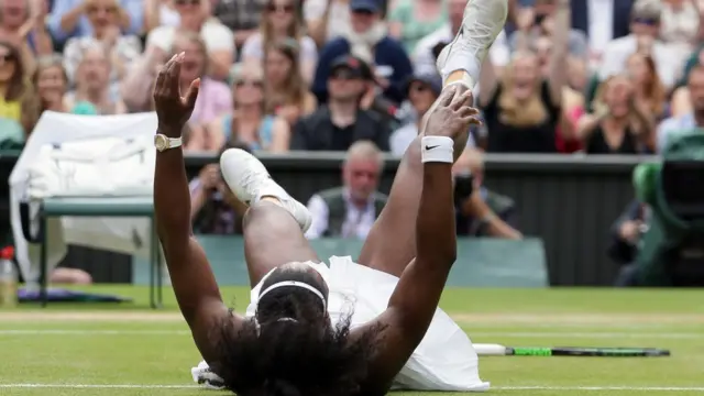 Серена Уильямс празднует победу