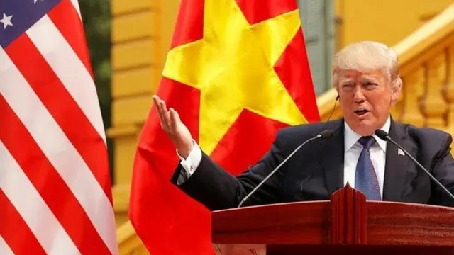 डोनल्ड ट्रंप