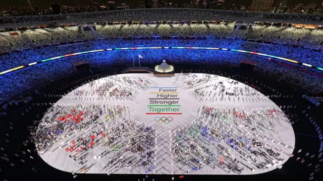 Athletes as dem gada durig di opening ceremony