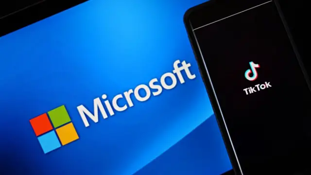 Logos de Microsoft y Amazon.