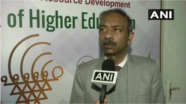 హెచ్‌ఆర్డీ సెక్రటరీ అమిత్ ఖరే