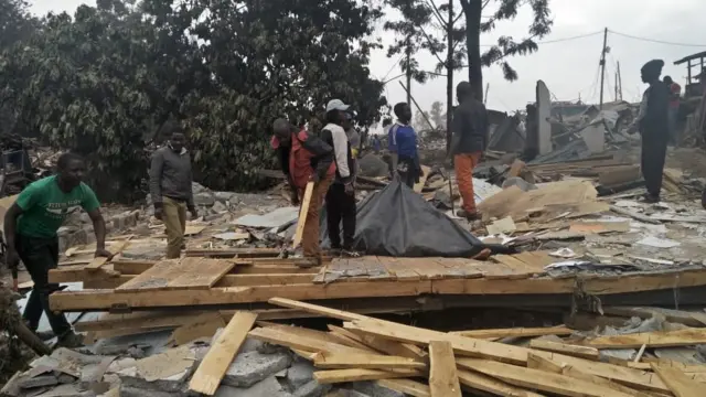 Maelfu ya waathirka ni maskwota ambao wamelalamika kuwa shughuli hiyo imefanyika bila kuzingatia ubinadamu na wameomba kupewa makao au kulipwa fidia