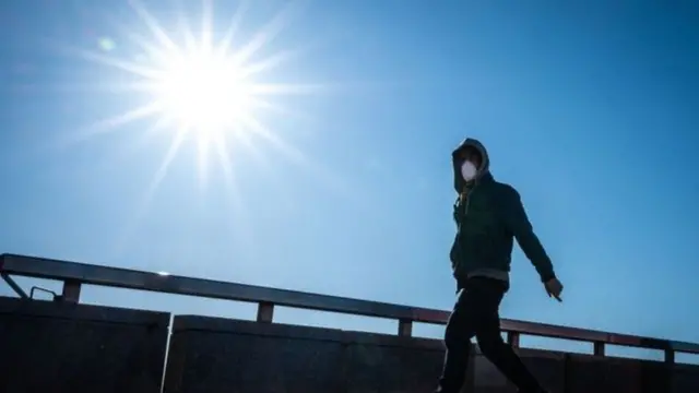 వైరస్ బయత ఎంతకాలం బతుకుతుంది