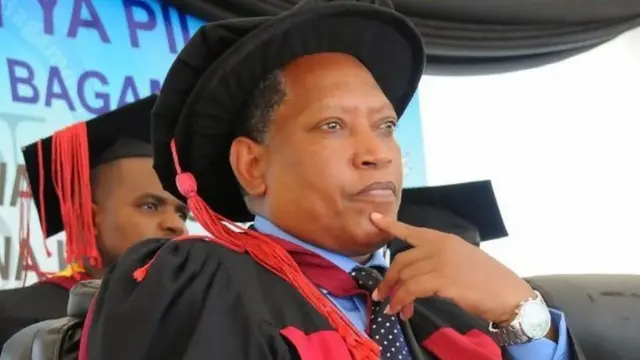 Awali Prof. Palamagamba Aidan Kabudi alikuwa mhadhiri wa chuo kukuu cha Dar es salaam na sasa ameteuliwa kuwa waziri wa sheria