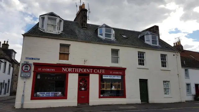 นอร์ทพอยน์คาเฟ่