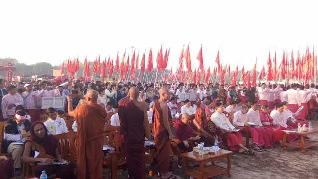 မွန်အမျိုးသားနေ့,မွန်လက်နက်ကိုင် လှုပ်ရှားမှု