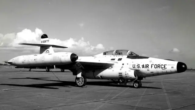 Такие перехватчики F-89D Scorpions были специально разработаны для того, чтобы сбивать громоздкие советские бомбардировщики