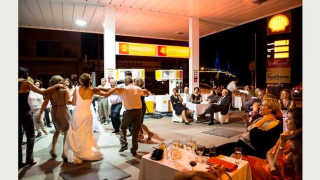 Свадьба на заправочной станции. Рио, Греция ["Средиземноморье" #16]