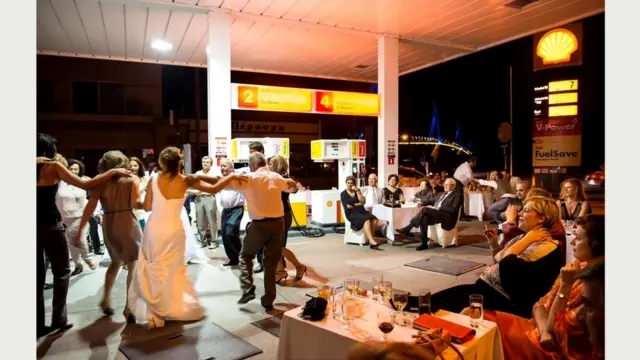 Свадьба на заправочной станции. Рио, Греция ["Средиземноморье" #16]