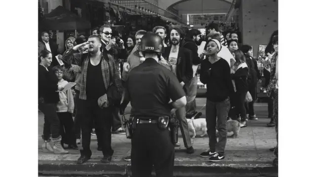 Danny Lyon (1942), Manifestación del movimiento Occupy en Broadway, Los Ángeles, 2011