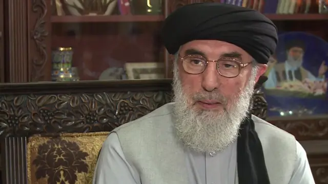 څو ورځې وړاندې د جمعيت اسلامي گوند اجراييه مشر او د بلخ والي عطا محمد نور پر ښاغلي حکمتيار توندې نيوکې وکړې