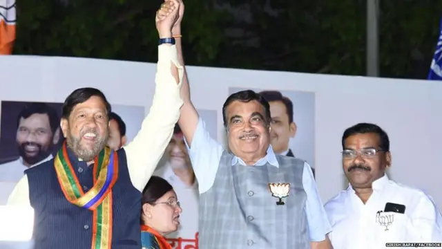 गिरीश बापट आणि नितीन गडकरी