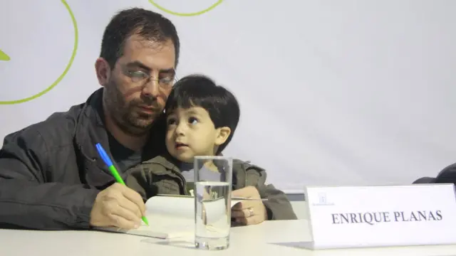 Enrique Planas con su hijo Joaquín.