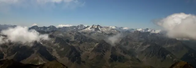 පිරනීස් කඳු වැටියේ කොටසක්