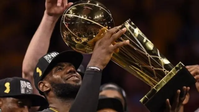 Mfalme huyo wa mpira wa vikapu alifanikiwa kutawazwa mchezaji bora 2016